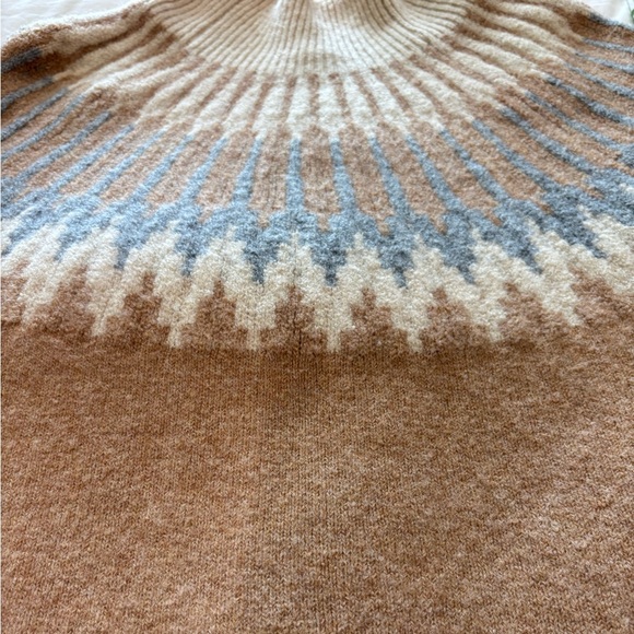 J. CREW Sz Large Fair Isle Mock Neck Sweater Supersoft Yarn Wool Camel Blue EUC - Picture 6 of 11